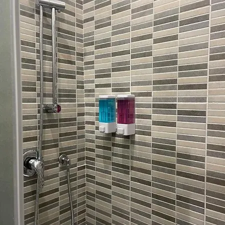 Independent Int-d With Bathroom And Break Corner Vakantiehuis Rome