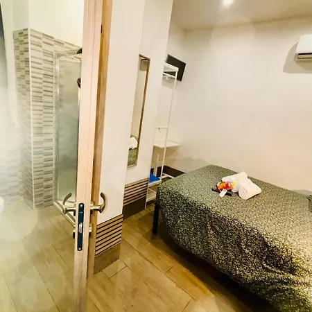 Independent Int-d With Bathroom And Break Corner Vakantiehuis *